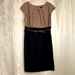 Ronni Nicole cap sleeve two toned dress with zippered back.